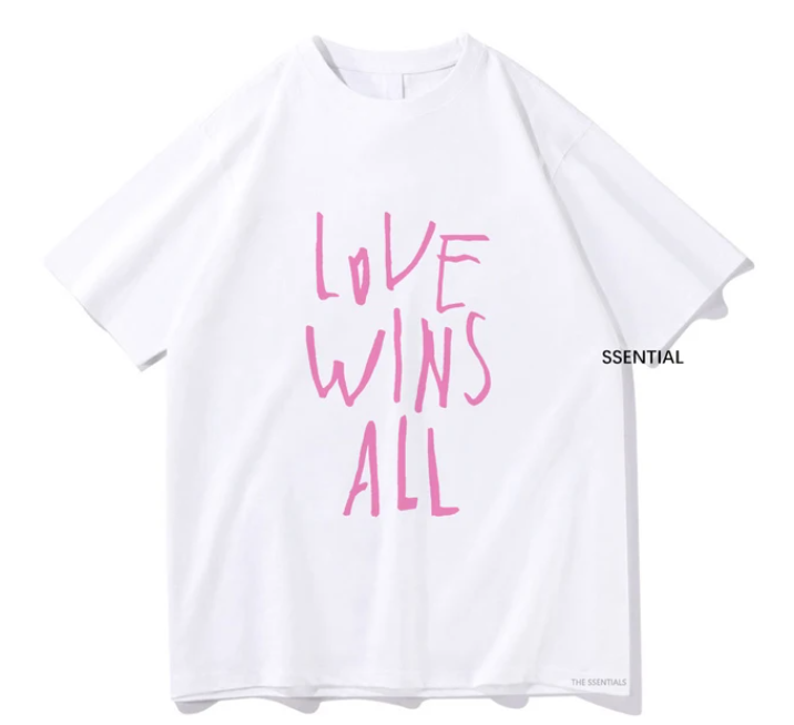 Camiseta Unissex IU & V (BTS) Love Wins All